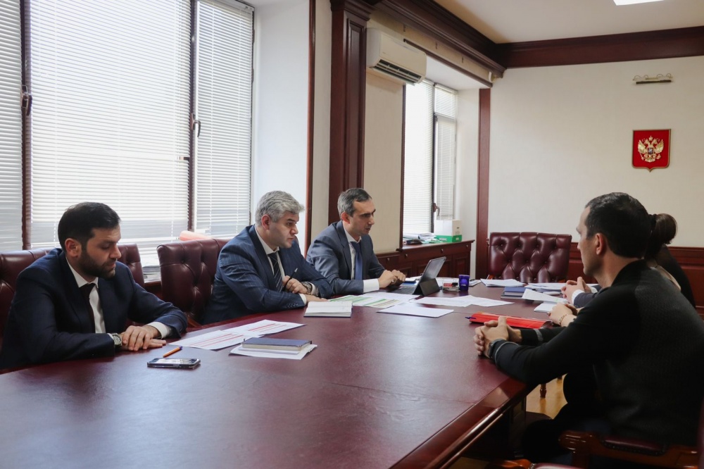 Администрация Хасавюртовского района приняла участие в работе совещания Министерства  по земельным и имущественным отношениям РД