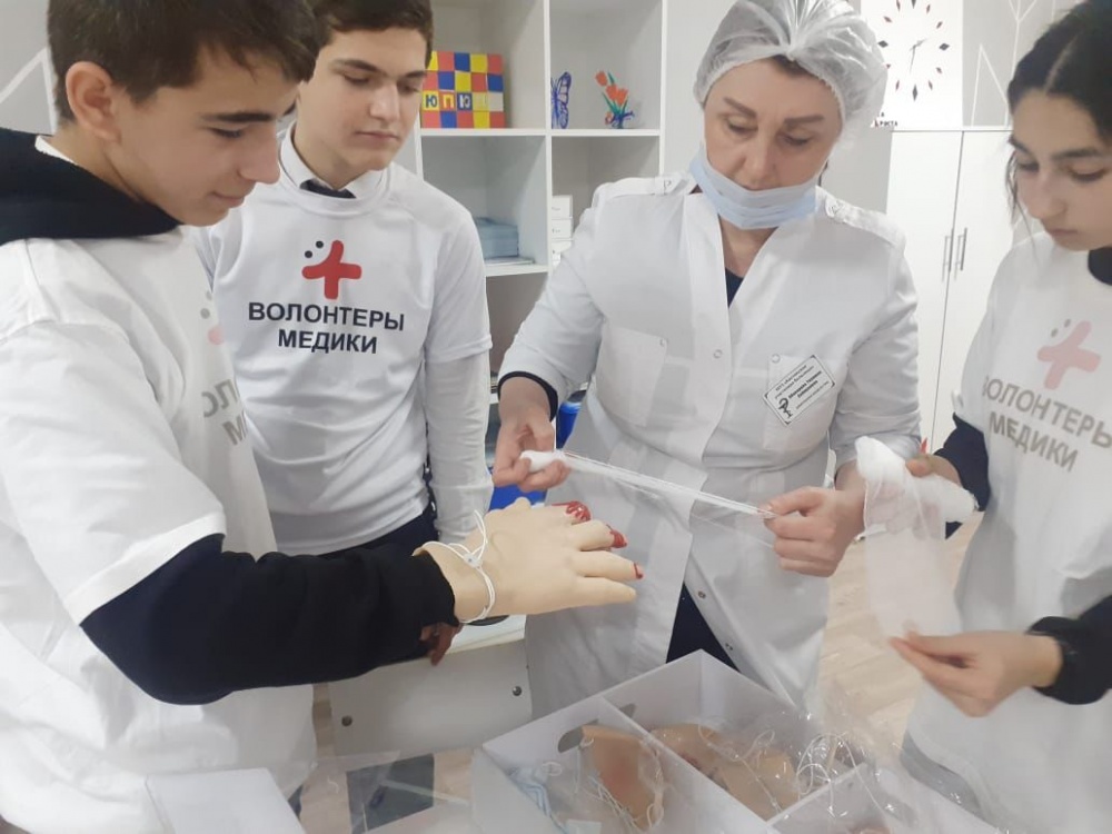 С учащимися Хасавюртовского района провели занятия по оказанию первой медицинской помощи