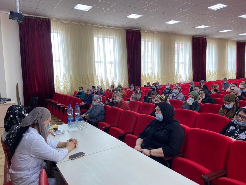 В школах Хасавюртовского района с  родительскими комитетами проходят собрания по вопросам общественной иммунизации подростков