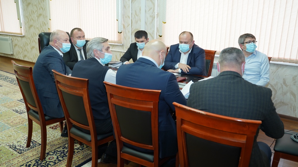 Администрация Хасавюртовского района принял участие в заседании Комиссии КЧС и ОП при Главе РД в режиме видеоконференцсвязи под руководством Сергея Меликова
