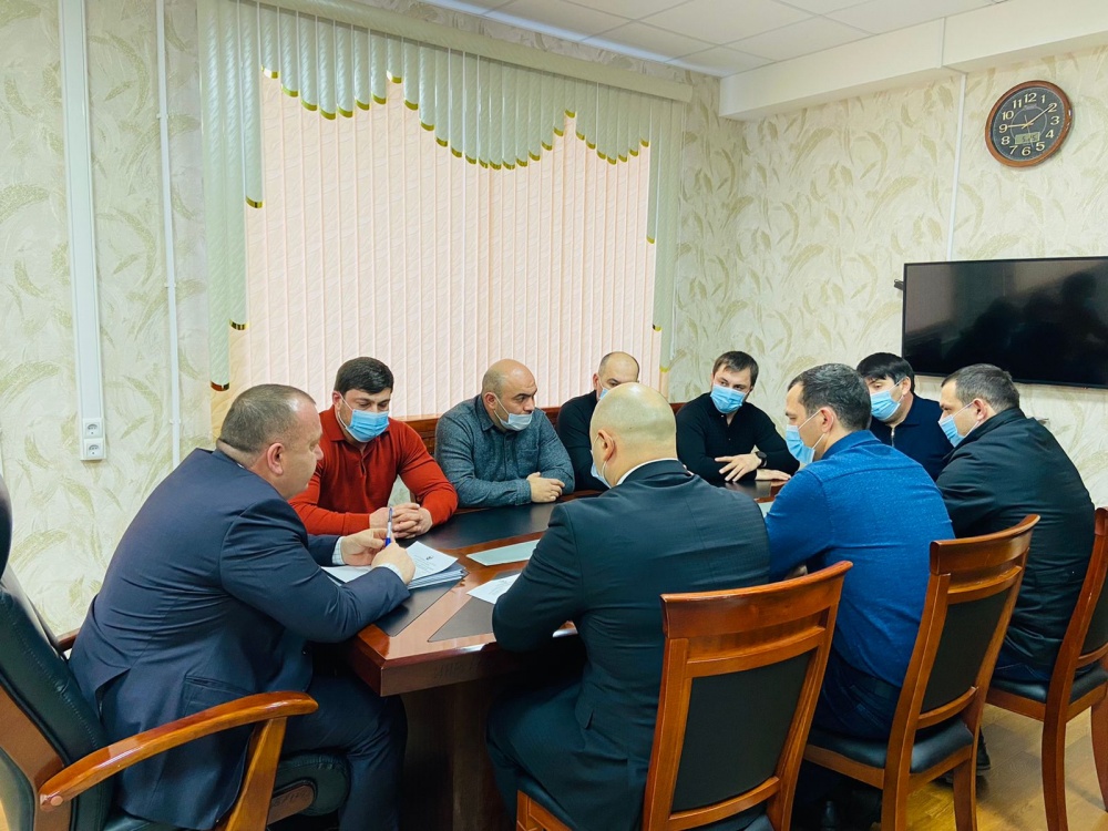 В администрации Хасавюртовского района обсудили вопросы сферы земельного контроля