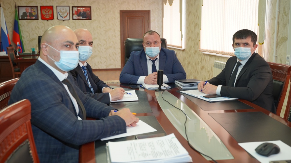 Администрация   Хасавюртовского района приняла участие в работе Правительственного совещания в режиме видеоконференцсвязи под руководством Сергея Меликова