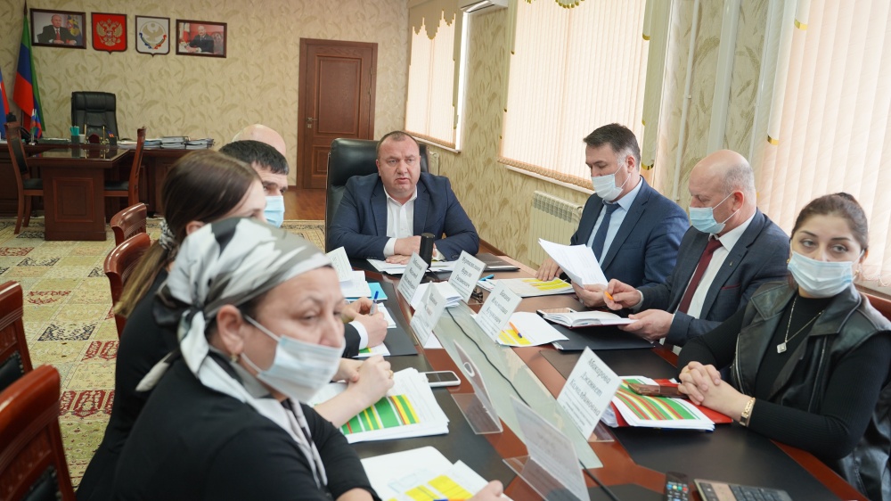 В администрации Хасавюртовского района состоялось очередное рабочее совещания с главами поселений в режиме ВКС