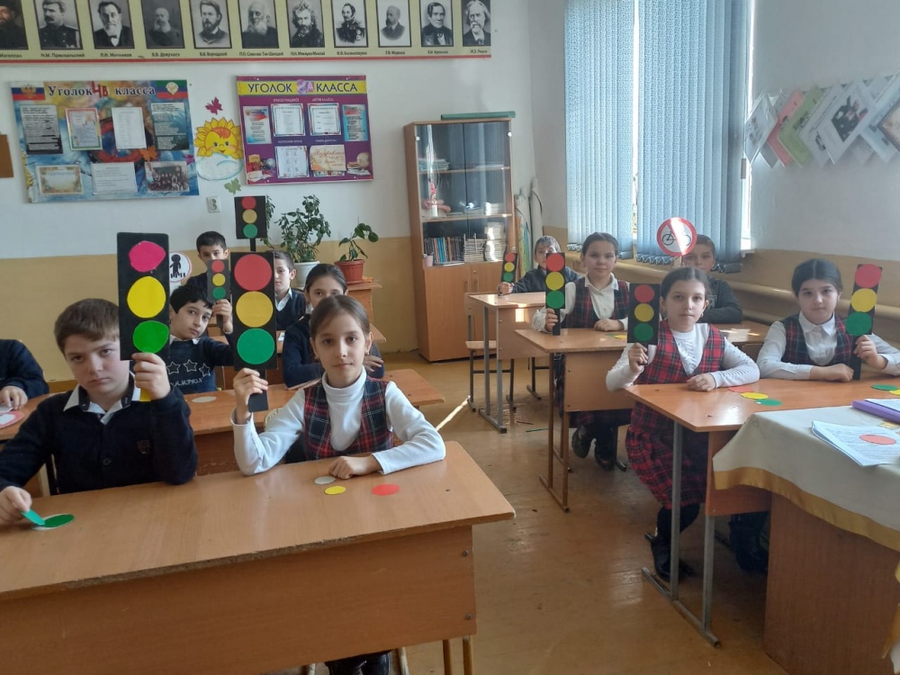 Профилактические мероприятия  «Безопасные каникулы» проходят в школах Хасавюртовского района