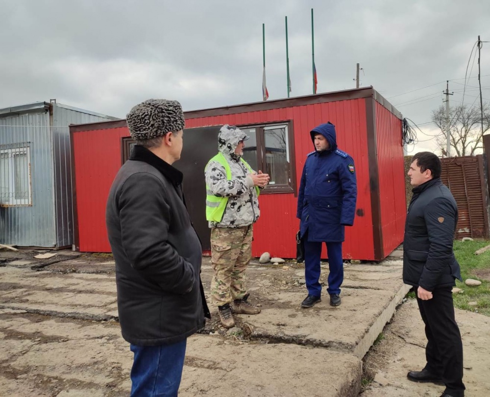 Власти Хасавюртовского района проинспектировали ход  строительства социальных объектов в муниципалитете