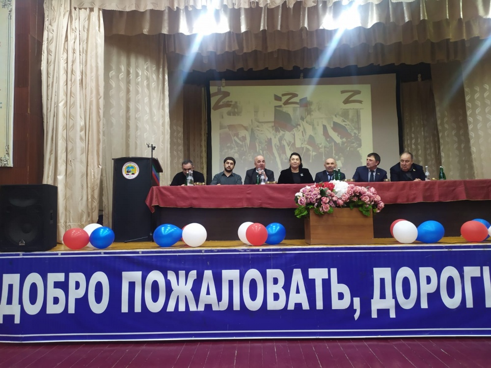 Администрация Хасавюртовского района приняла участие на встрече с допризывной молодежью
