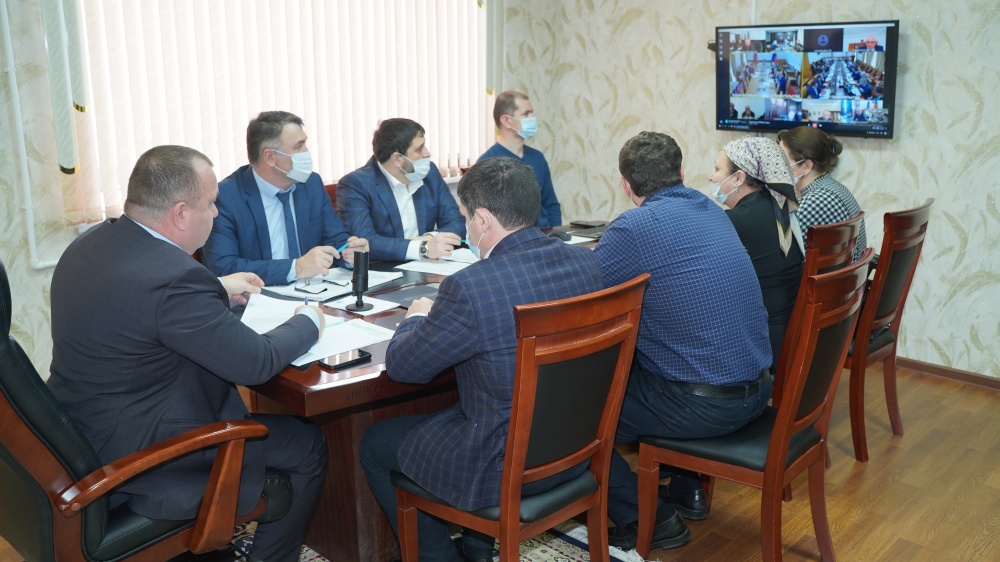 Администрация Хасавюртовского района приняла участие в работе заседания Оперативного штаба РД в режиме видеоконференцсвязи под руководством Абдулмуслима Абдулмуслимова