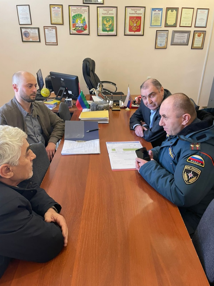 Сотрудниками МКУ «Управление по делам ГО ЧС и МП» МО Хасавюртовский район» совместно с сотрудниками Главного управления МЧС России по РД проведена проверка паводкоопасных участков