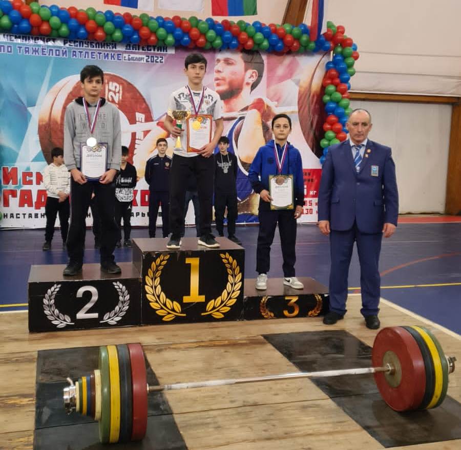 Золотая молодежь — спортсмен Хасавюртовского района Абакаров Ислам стал Чемпионом Дагестана по тяжелой атлетике
