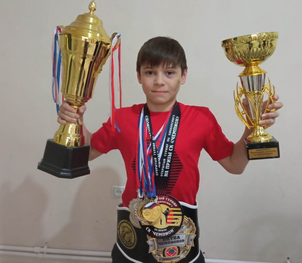 Золотая молодежь — Юный чемпион Магомед Юсупов занял первое место на открытом Первенстве по кикбоксингу