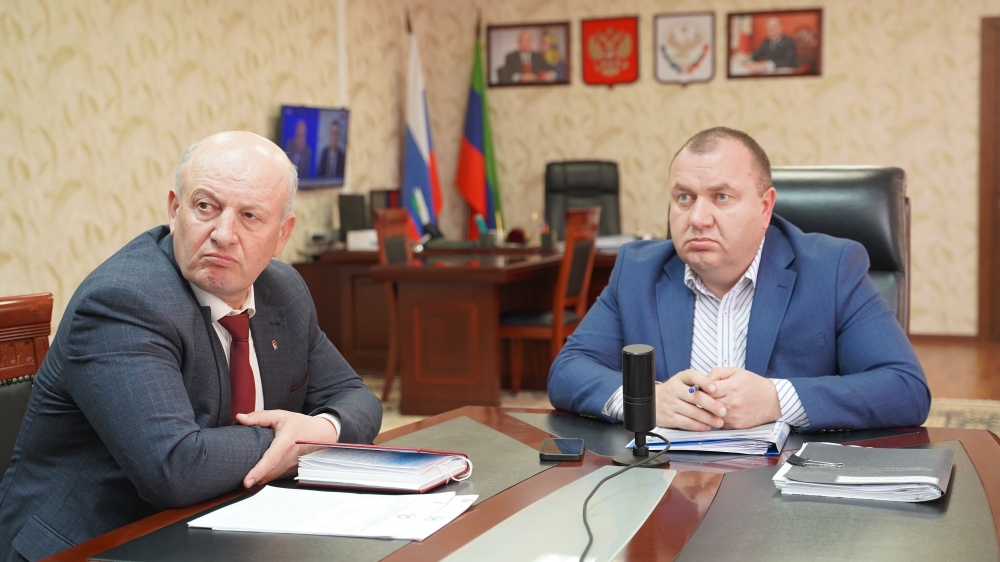 Администрация Хасавюртовского района приняла участие в работе совещания  в режиме видеоконференцсвязи под руководством Ризвана Газимагомедова