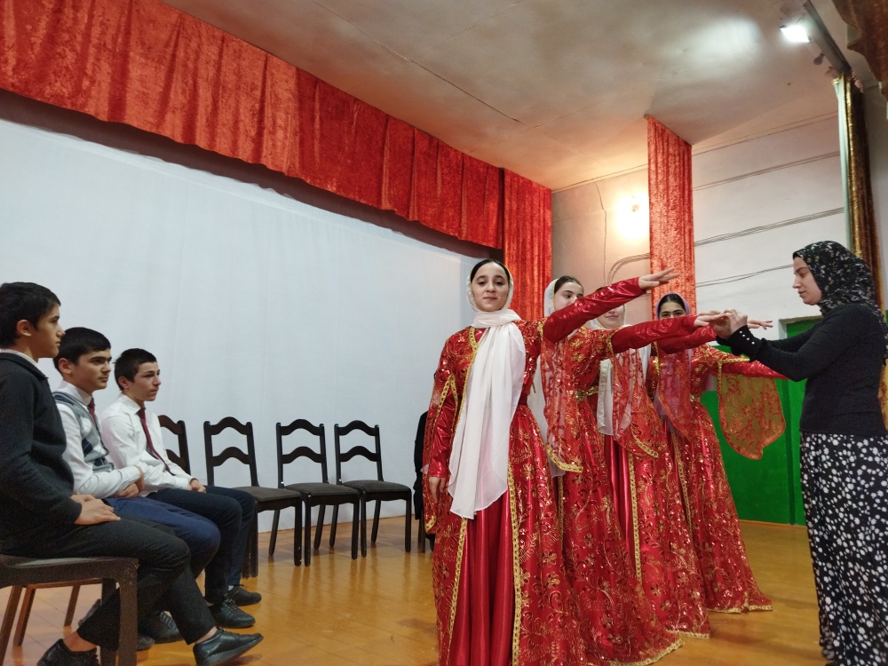 В центрах культуры Хасавюртовского района идут подготовительные культурные мероприятия к праздничным майским дням