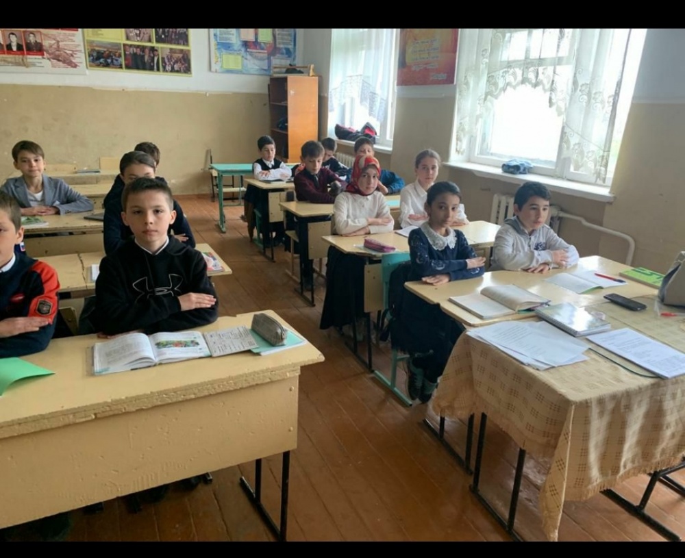 В школах Хасавюртовского района идет Неделе русского языка и литературы.