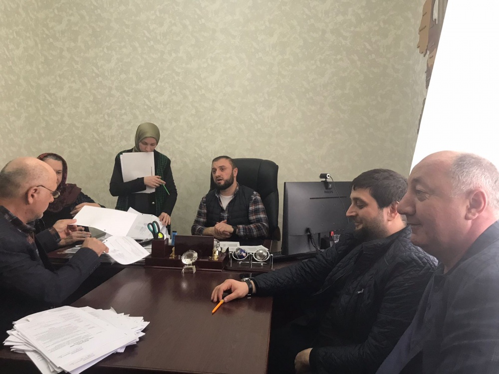 В УСЗН Хасавюртовского района прошло заседание межведомственной Комиссии по социальным контрактам