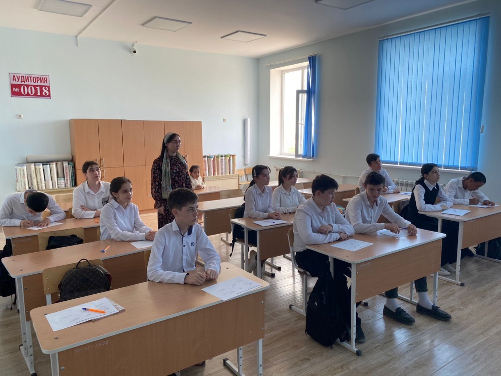 В школах Хасавюртовского района проходят уроки профориентации в рамках реализации федерального проекта «Успех каждого ребенка»