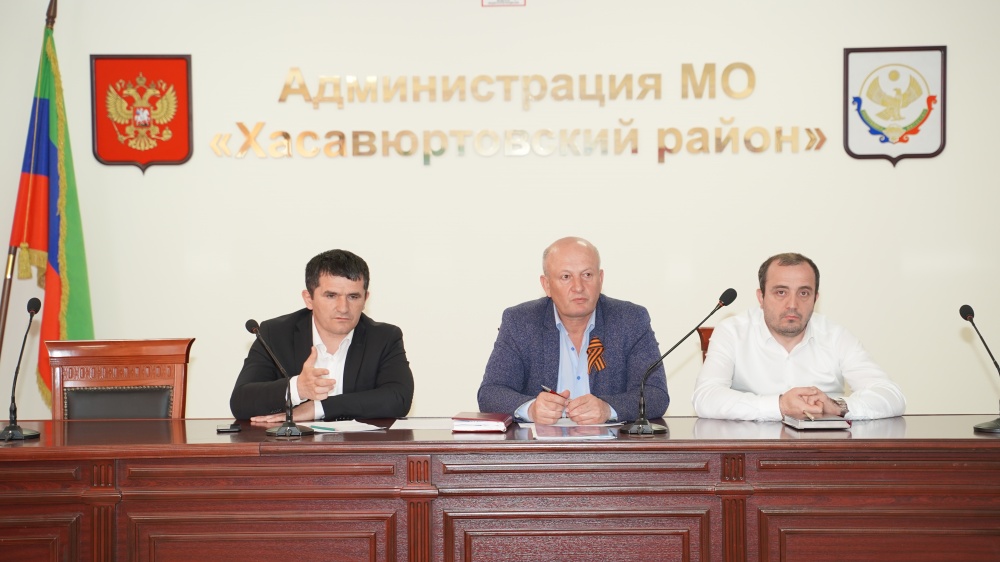 В Хасавюртовском районе с работниками образования провели совещание по безопасности дошкольных общеобразовательных учреждений муниципалитета
