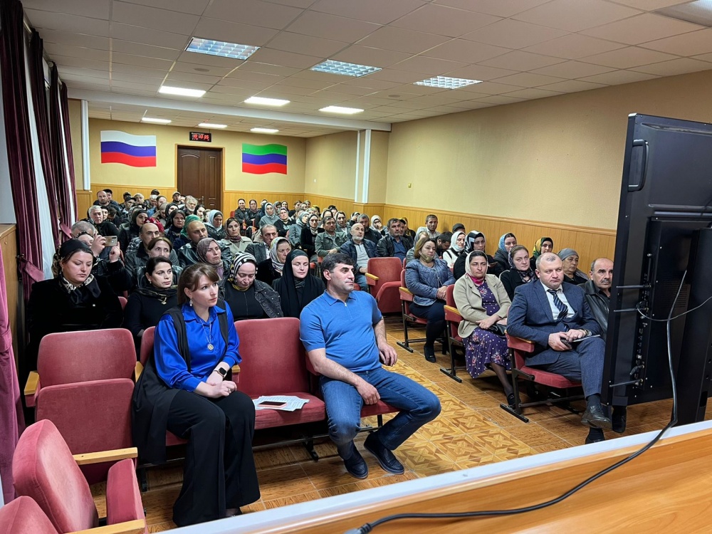 Дирекция РУО и родительские комитеты  Хасавюртовского района приняли участие в работе совещания в режиме видеоконференцсвязи Министерства образования и науки РД
