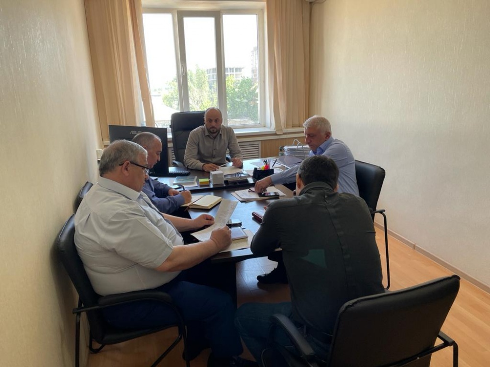 В  Управлении  МКУ ГО ЧС и МП Хасавюртовского района прошло совещание по итогам заседания Комиссии при Главе РД  по предупреждению и ликвидации ЧС и ПБ