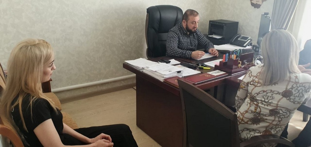 В УСЗН Хасавюртовского  района  состоялось очередное совещание по вопросам хода реализации мероприятий по заключению социальных контрактов