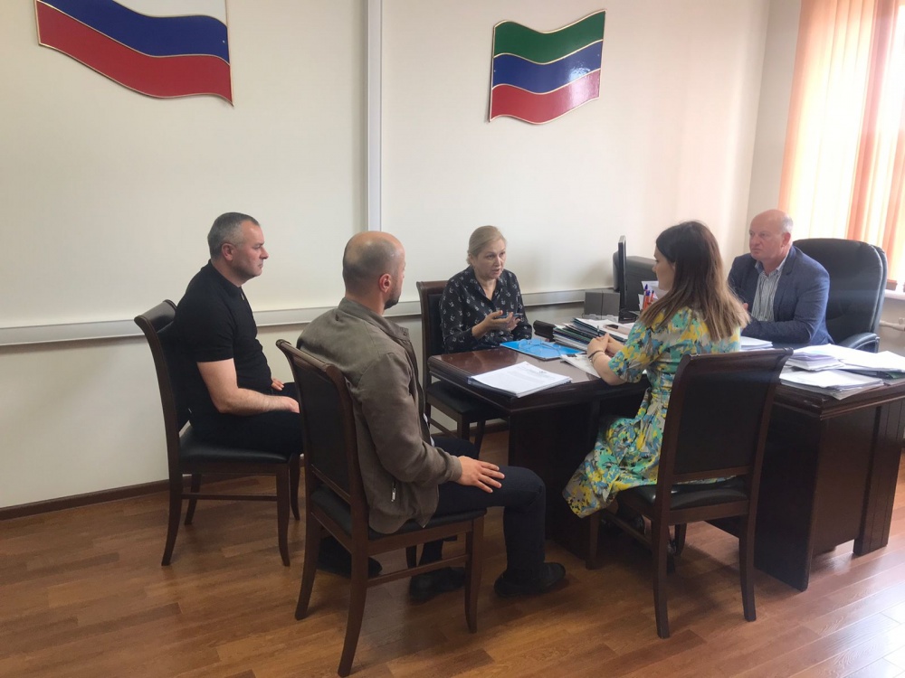 В администрации Хасавюртовского района обсудили результаты проведенной проверки ГУ МЧС России по РД деятельность ЕДДС муниципалитета