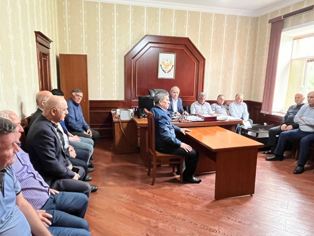 В УСХ Хасавюртовского района обсудили актуальные вопросы развития сельского хозяйства
