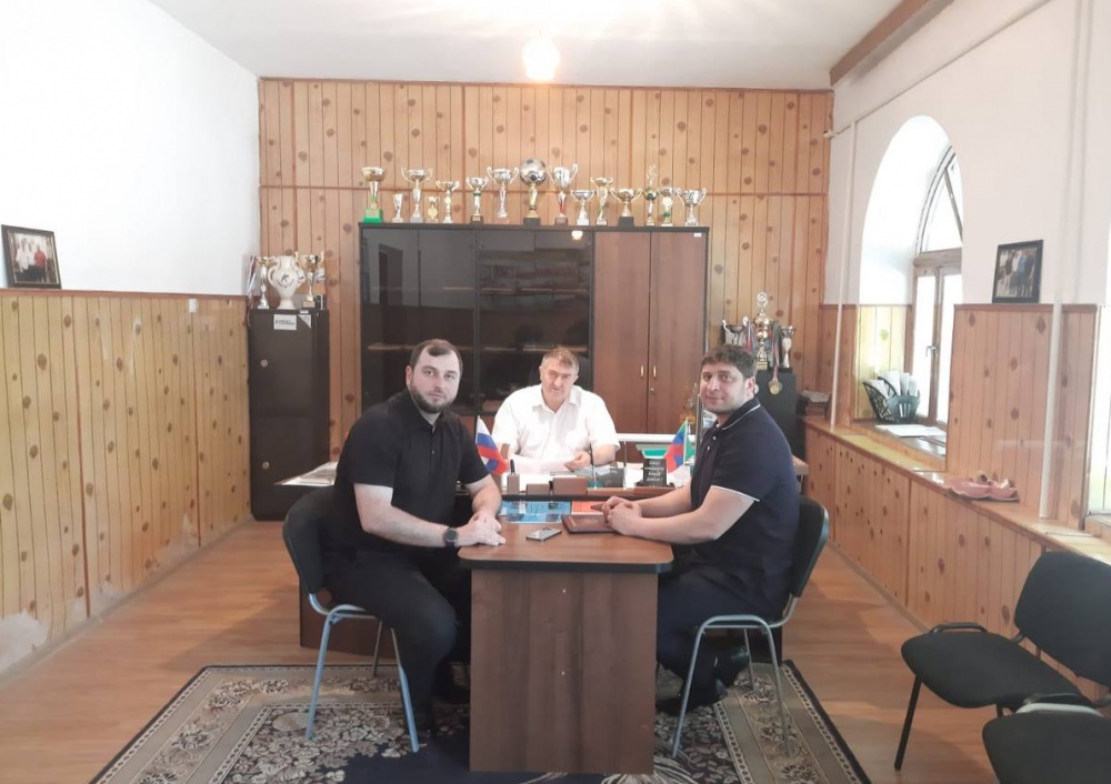 В Хасавюртовском районе многодетные семьи поздравили с рождением 11  и 12 ребенка