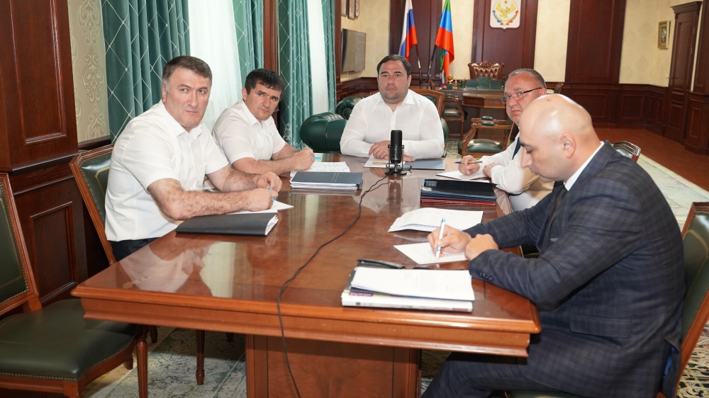 Глава  Хасавюртовского района принял участие в работе заседания Оперативного штаба РД в режиме видеоконференцсвязи под руководством Сергея Меликова