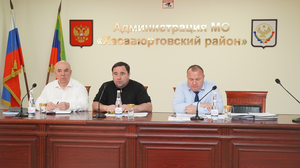 В администрации Хасавюртовского района обсудили  ход мероприятий по погашению транспортного налога и размещения информации в ГИС ЖКХ