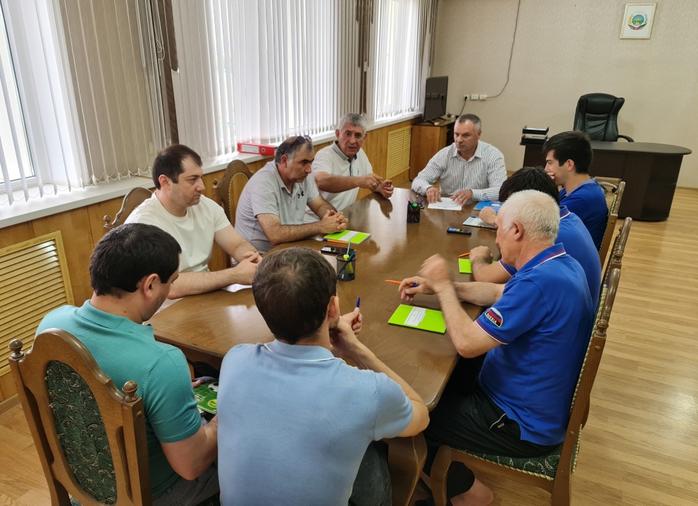 В МКУ ЕДДС Хасавюртовского района прошел  круглый стол посвященный Дню России