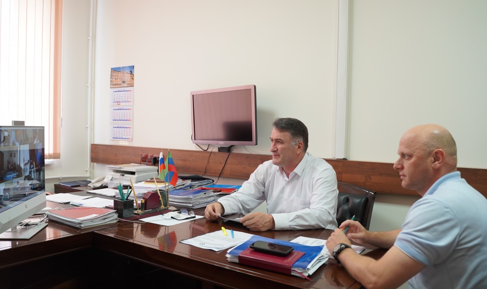 Администрация Хасавюртовского района приняла участие в работе совещания  в режиме видеоконференцсвязи Государственной жилищной инспекции РД