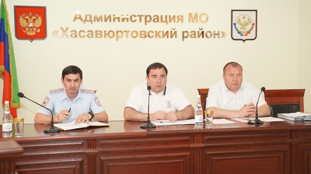 В администрации Хасавюртовского района обсудили ход призывной кампании