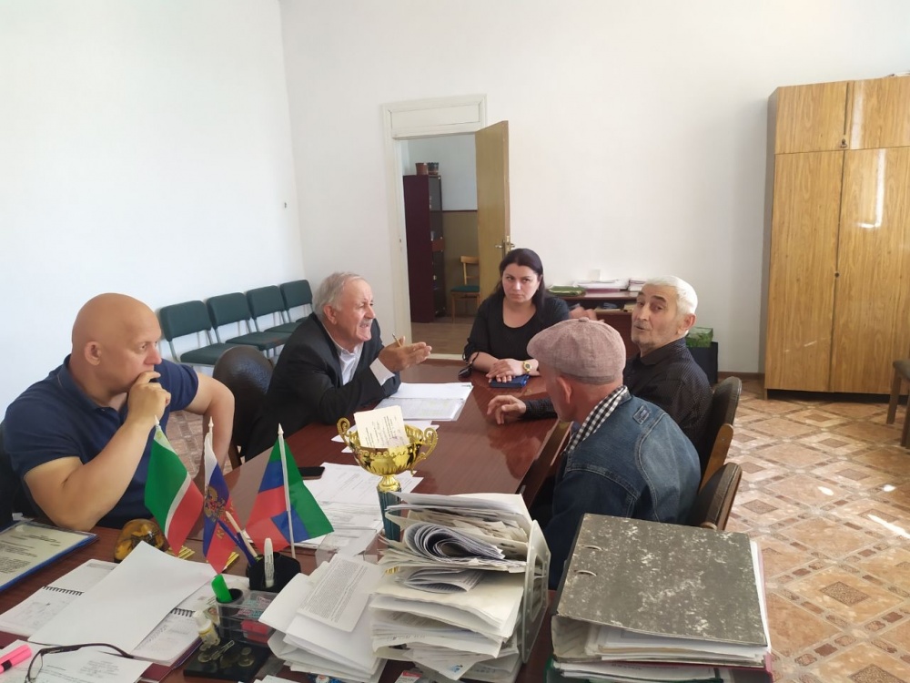 В Хасавюртовском районе продолжаются   общественные слушания по реализации федеральной   программе «Формирование комфортной городской среды» на 2023 г