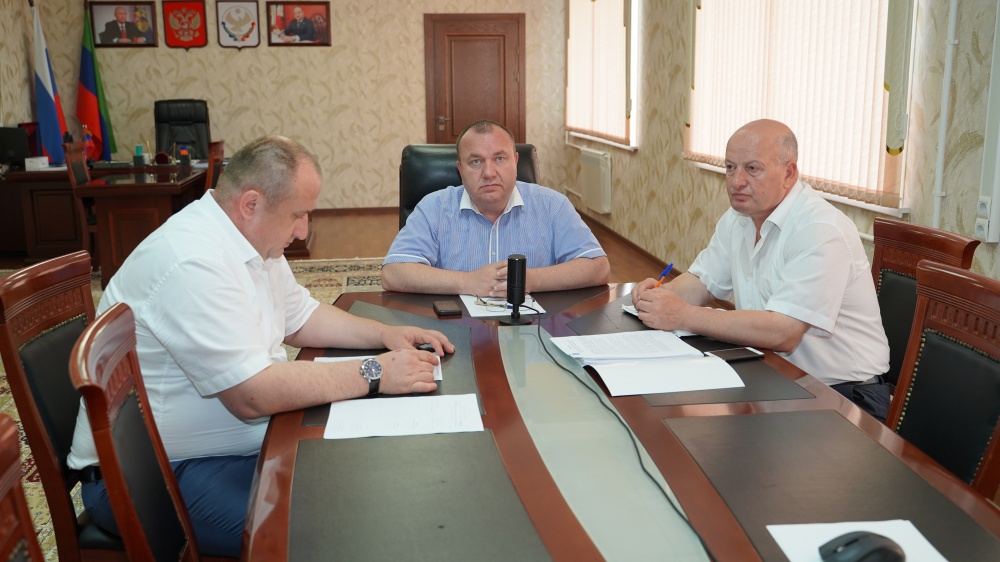Администрация  Хасавюртовского района приняла участие в работе заседания Республиканской Антинаркотической Комиссии в режиме видеоконференцсвязи под руководством Рамазана Джафарова
