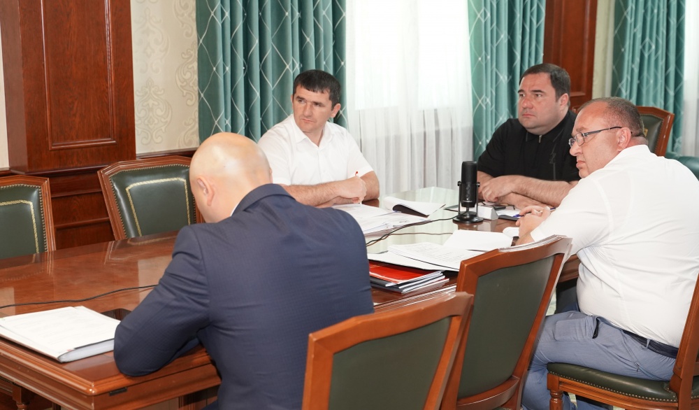 Глава  Хасавюртовского района принял участие в работе заседания Оперативного штаба РД в режиме видеоконференцсвязи под руководством Сергея Меликова