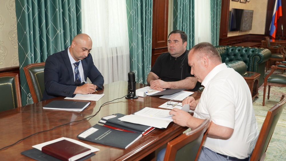 Глава  Хасавюртовского района принял участие в работе Правительственного совещания в режиме видеоконференцсвязи под руководством Абдулмуслима Абдулмуслимова