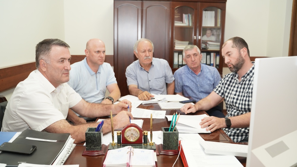 Администрация Хасавюртовского района приняла участие в работе совещания  в режиме видеоконференцсвязи Государственной жилищной инспекции РД