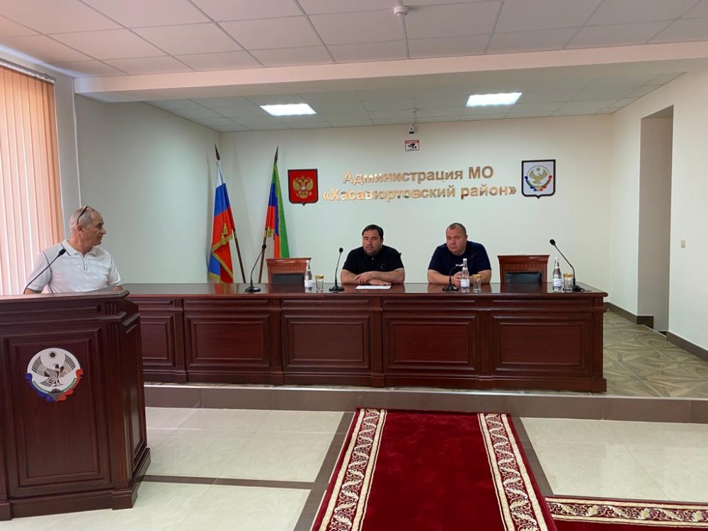Глава района провёл оперативное совещание по вопросу занесения сведений в паспорт сельских поселений