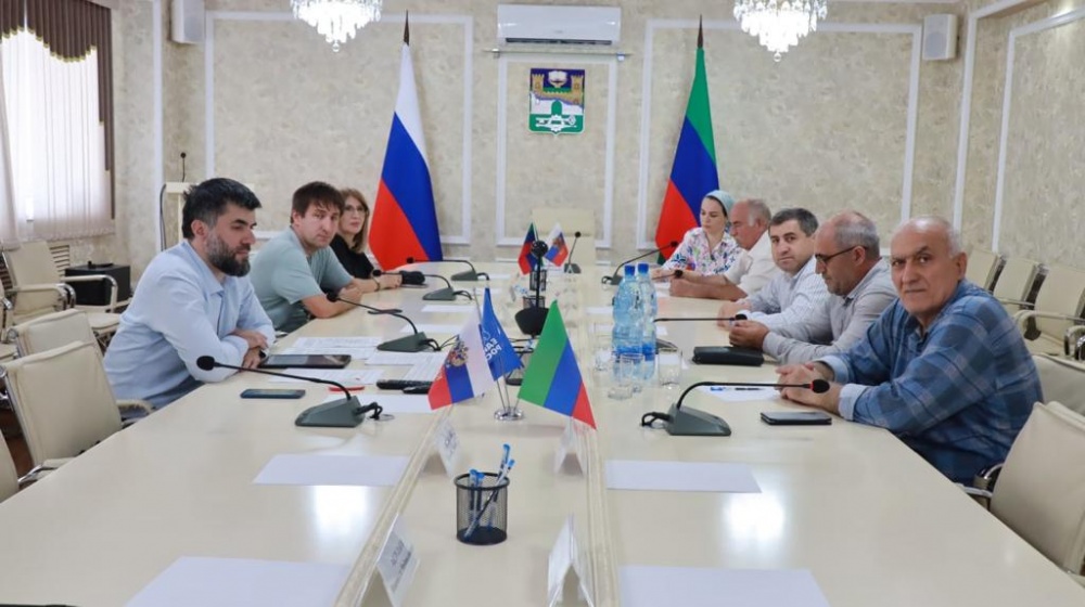 Администрация Хасавюртовского района приняла участие в работе семинар – совещания членов Избирательной комиссии РД