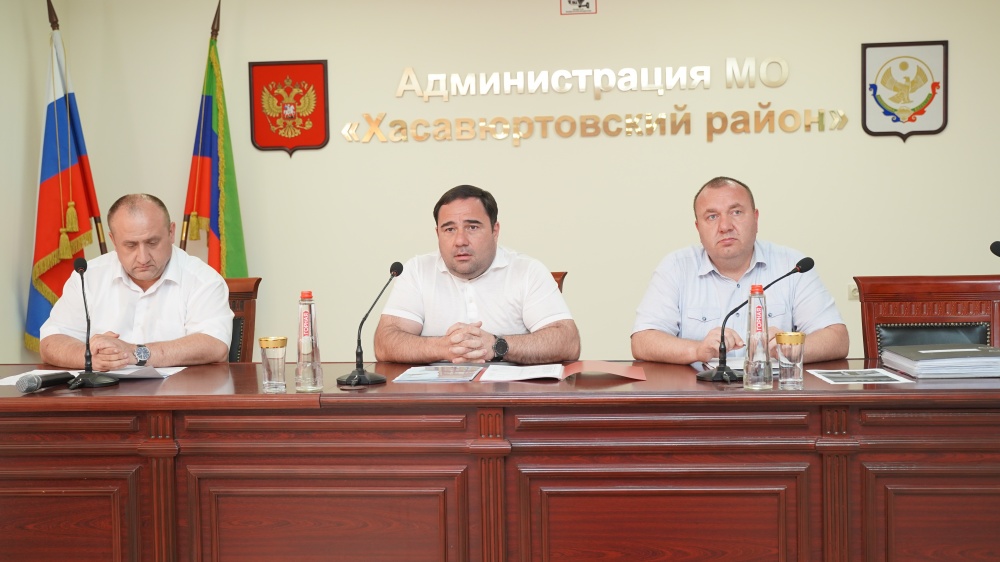 Глава Хасавюртовского района провёл совещание с руководителями и работниками здравоохранения района