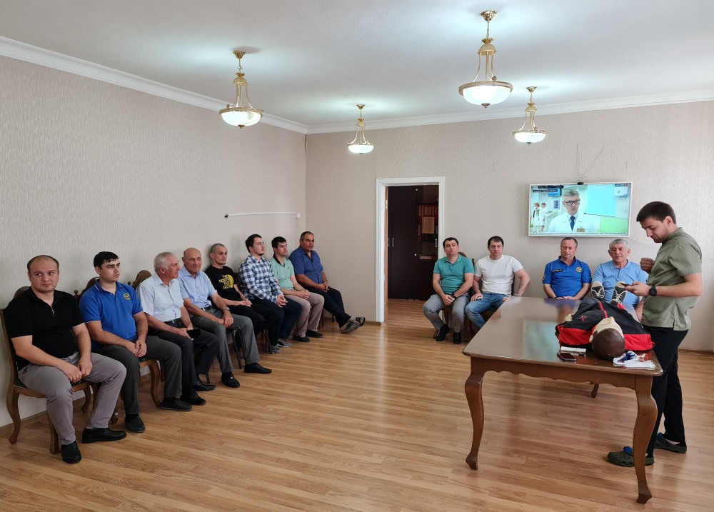 В единой дежурно-диспетчерской службе Хасавюртовского района провели семинар – практические занятия по оказанию первой доврачебной помощи