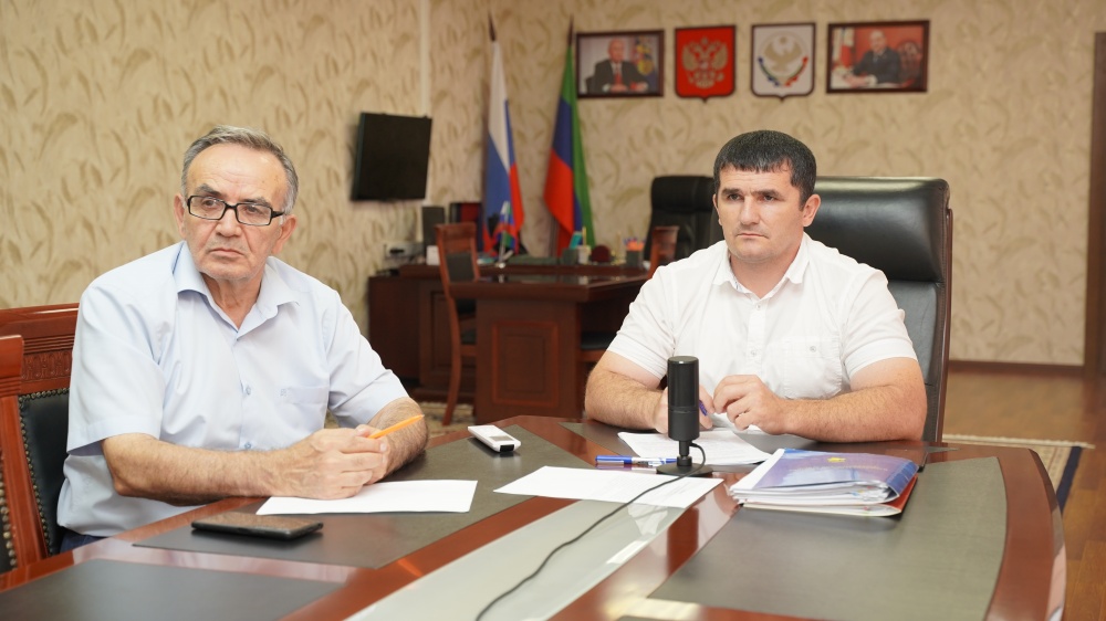 Администрация Хасавюртовского района приняла участие в работе совещания в режиме видеоконференцсвязи под руководством Председателя правительства Абдулмуслима Абдулмуслимова