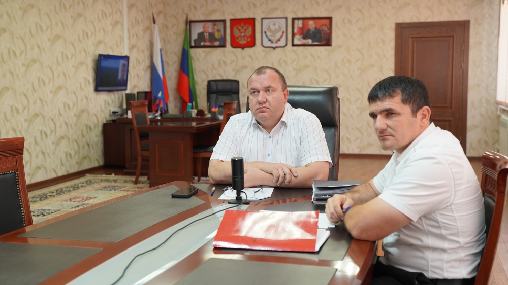 Администрация  Хасавюртовского района приняла участие в работе Правительственного совещания в  режиме видеоконференцсвязи под руководством Абдулмуслима Абдулмуслимова