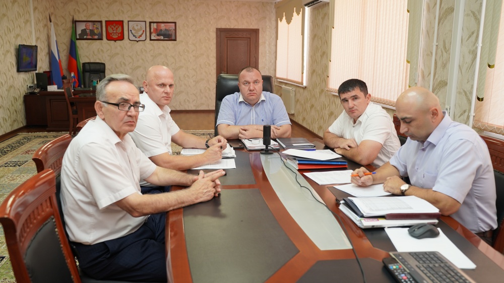 Администрация   Хасавюртовского района приняла участие в работе заседания Оперативного штаба РД в режиме видеоконференцсвязи под руководством Абдулмуслима Абдулмуслимова