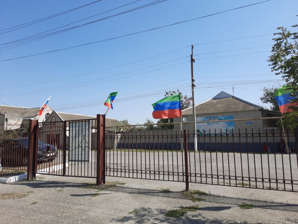 В преддверии празднования Дня знаний   в поселениях Хасавюртовского района прошел  санитарный субботник