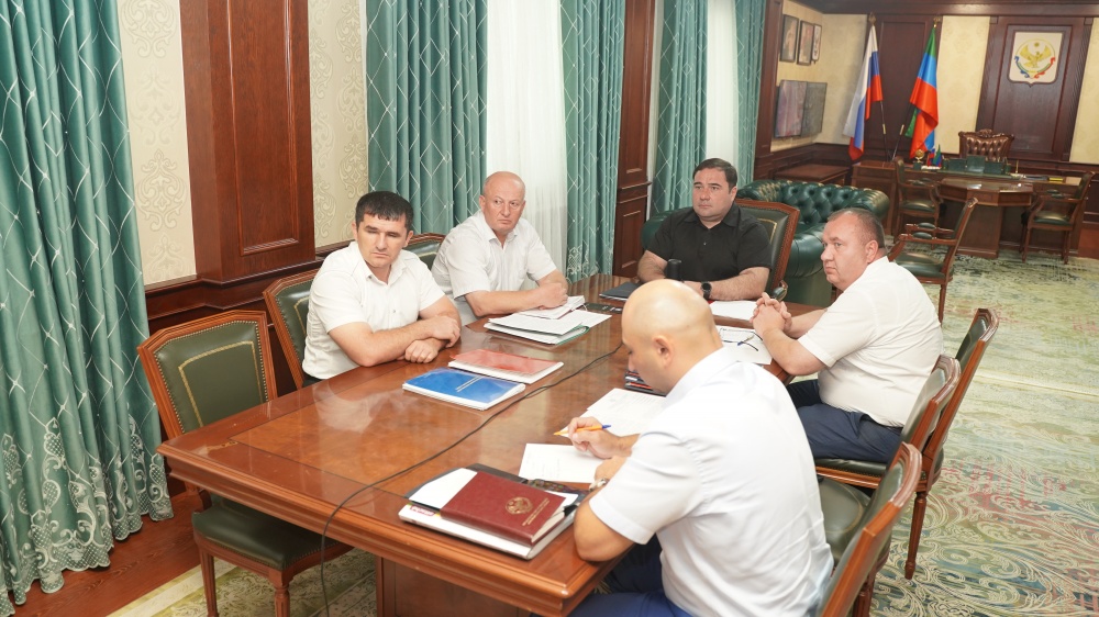 Глава Хасавюртовского района принял участие в работе заседания Антитеррористической комиссии в РД в режиме видеоконференцсвязи под руководством Сергея Меликова