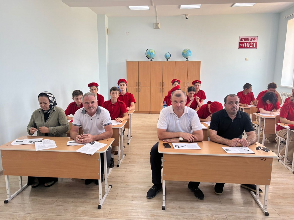 Учащиеся и педагоги школ Хасавюртовского района приняли активное участие в Международном историческом диктанте «Диктант Победы»