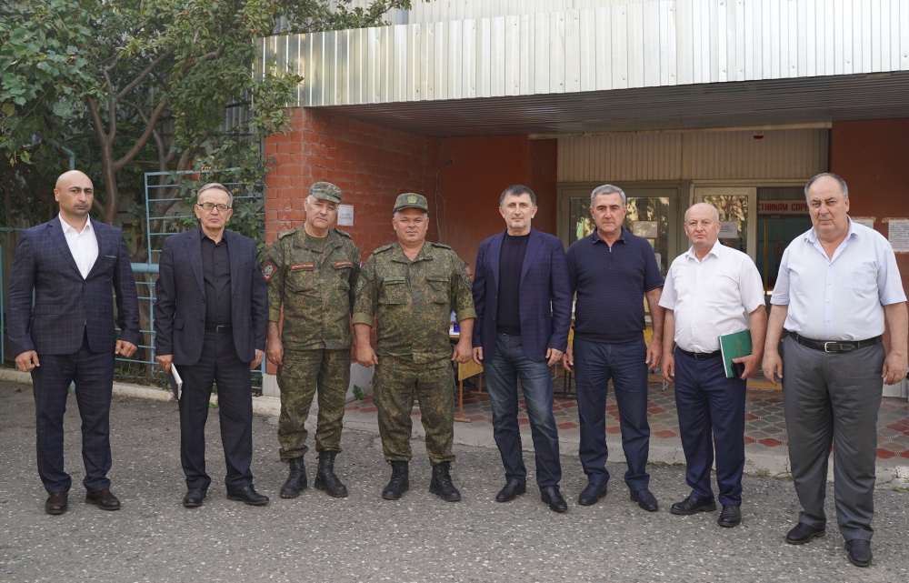 Власти МР  Военный Комиссар по г.Хасавюрт, Новолакскому и Хасавюртовскому району депутаты НС РД обратились к жителям муниципалитета с разъяснением хода частичной мобилизации