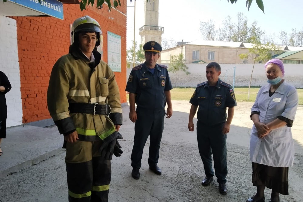 В школах Хасавюртовского района продолжатся занятия по пожарной безопасности