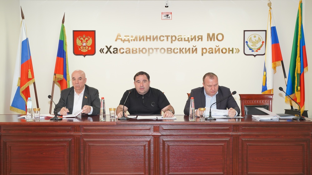 Глава Хасавюртовского района провел очередное  совещание по вопросам хода частичной мобилизации