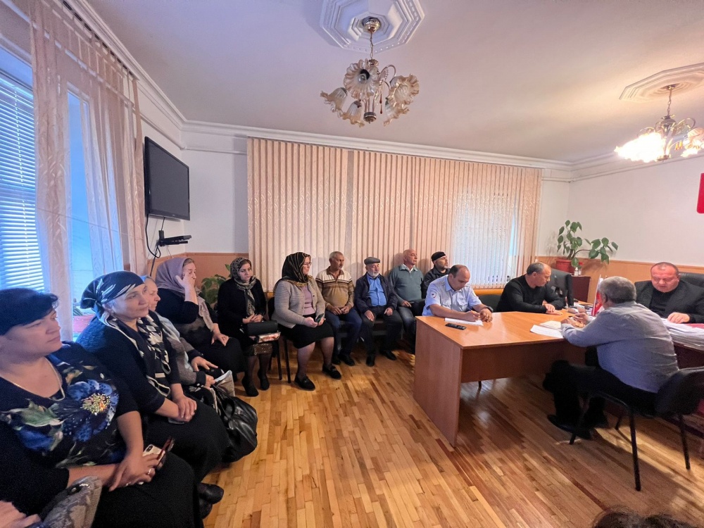 Власти Хасавюртовского района проводят выездные встречи в поселениях района по вопросам проведения хода частичной мобилизации